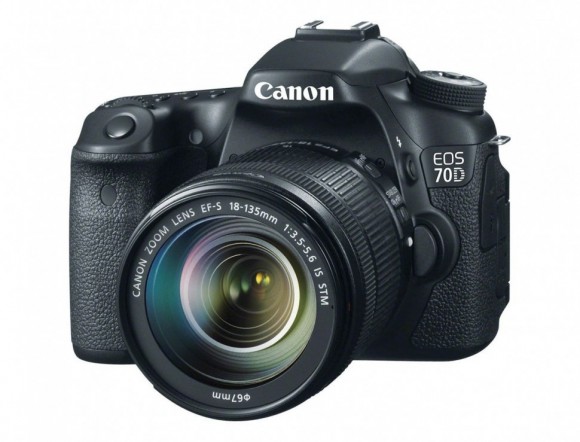 Фотоаппарат Canon EOS 70D Kit EF-S 18-135mm f/3.5-5.6 IS STM, чёрный